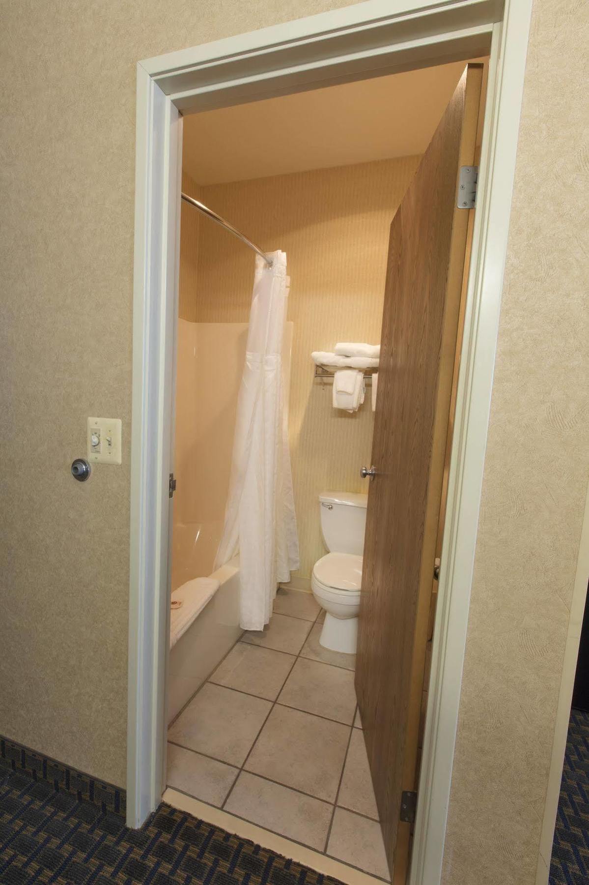 Miles City Hotel Экстерьер фото