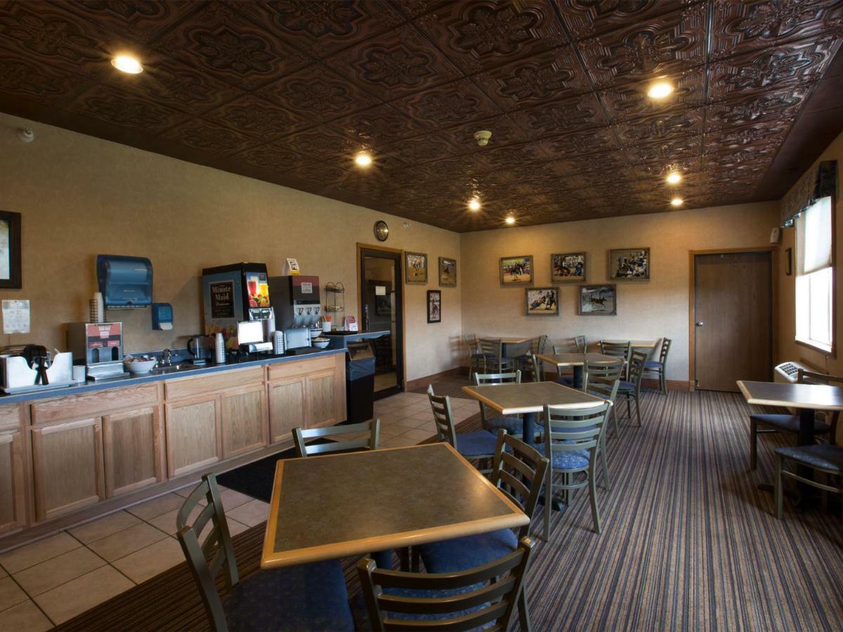 Miles City Hotel Экстерьер фото